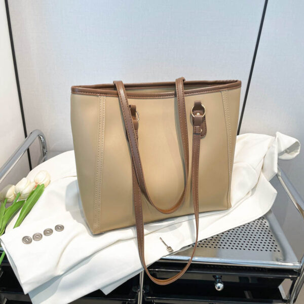 Contrast Color Retro Large Capacity New High Sense Tote Bag Student Leisure Commuter Bag - Image 4