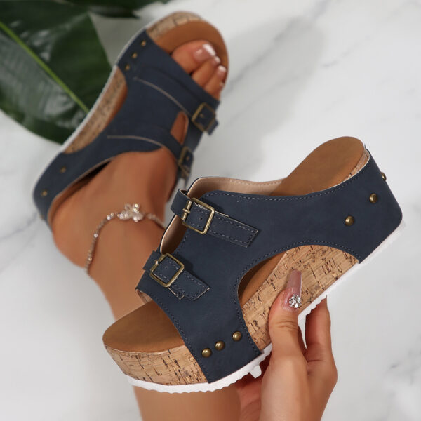 Women's Fashion Platform Muffin Beach Sandals - Image 2